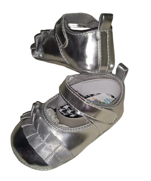 ZAPATO BEBE PLATEADO TALLA 0-3 MESES